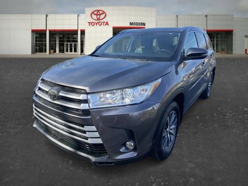 Used 2018 Toyota Highlander XLE image 1