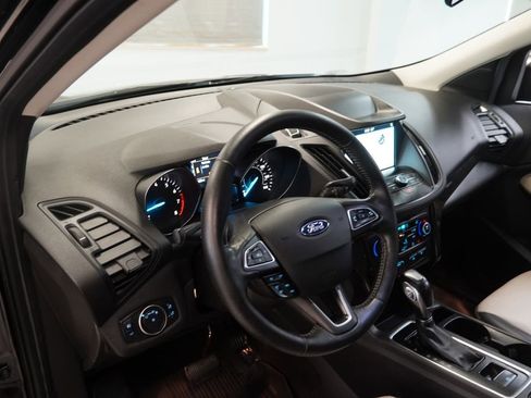 Used 2019 Ford Escape SEL AWD/4WD image 6
