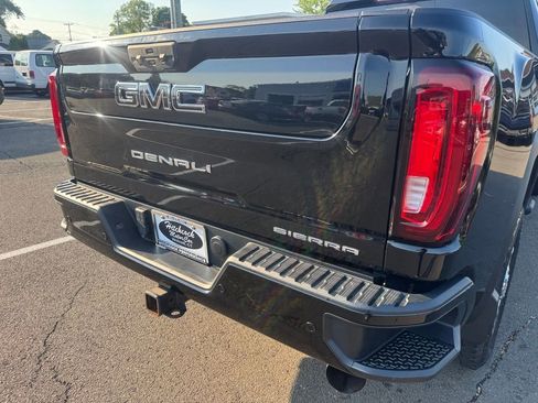 Used 2021 GMC Sierra 2500 Denali w/ Denali Ultimate Package AWD/4WD image 9