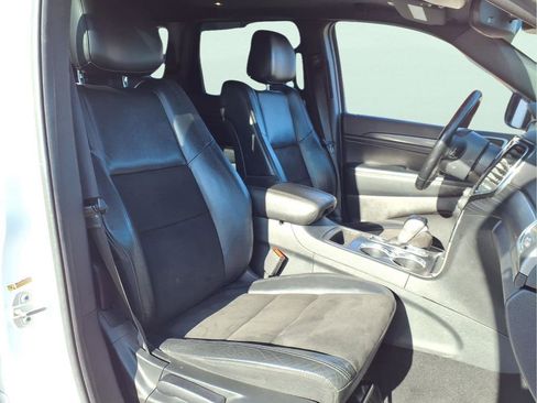 Used 2020 Jeep Grand Cherokee Altitude image 14