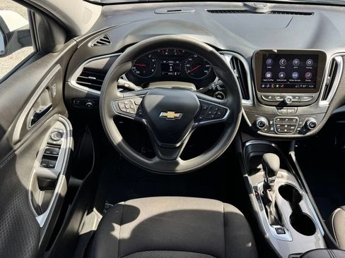 Used 2024 Chevrolet Malibu LT FWD image 19