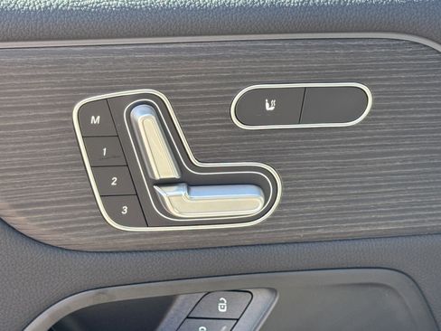 New 2025 Mercedes-Benz EQB 300 4MATIC image 17