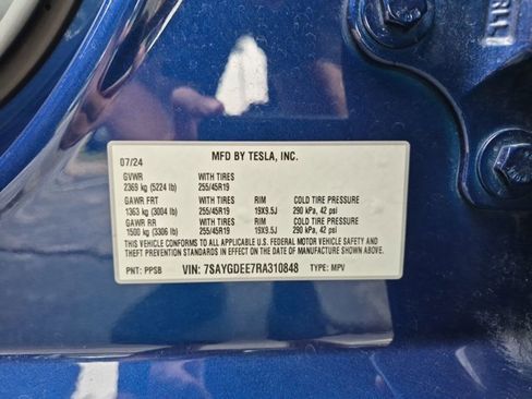Used 2024 Tesla Model Y Long Range AWD/4WD image 25