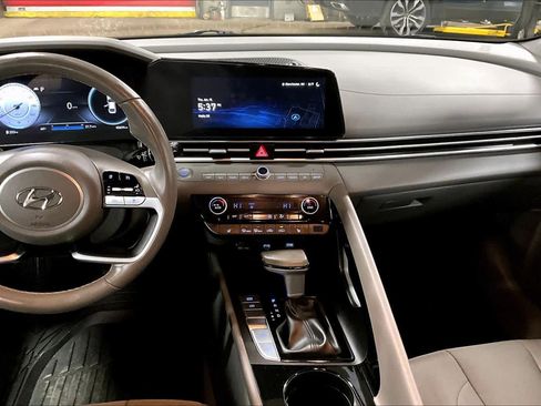 Used 2023 Hyundai Elantra SEL w/ Convenience Package image 6