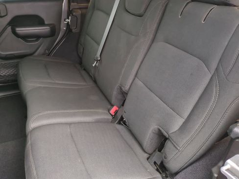 Used 2018 Jeep Wrangler Unlimited Sport S image 18