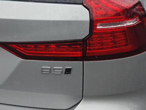 Used 2024 Volvo V60 B5 Cross Country Ultimate image 12