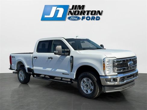 Used 2025 Ford F250 XLT image 1