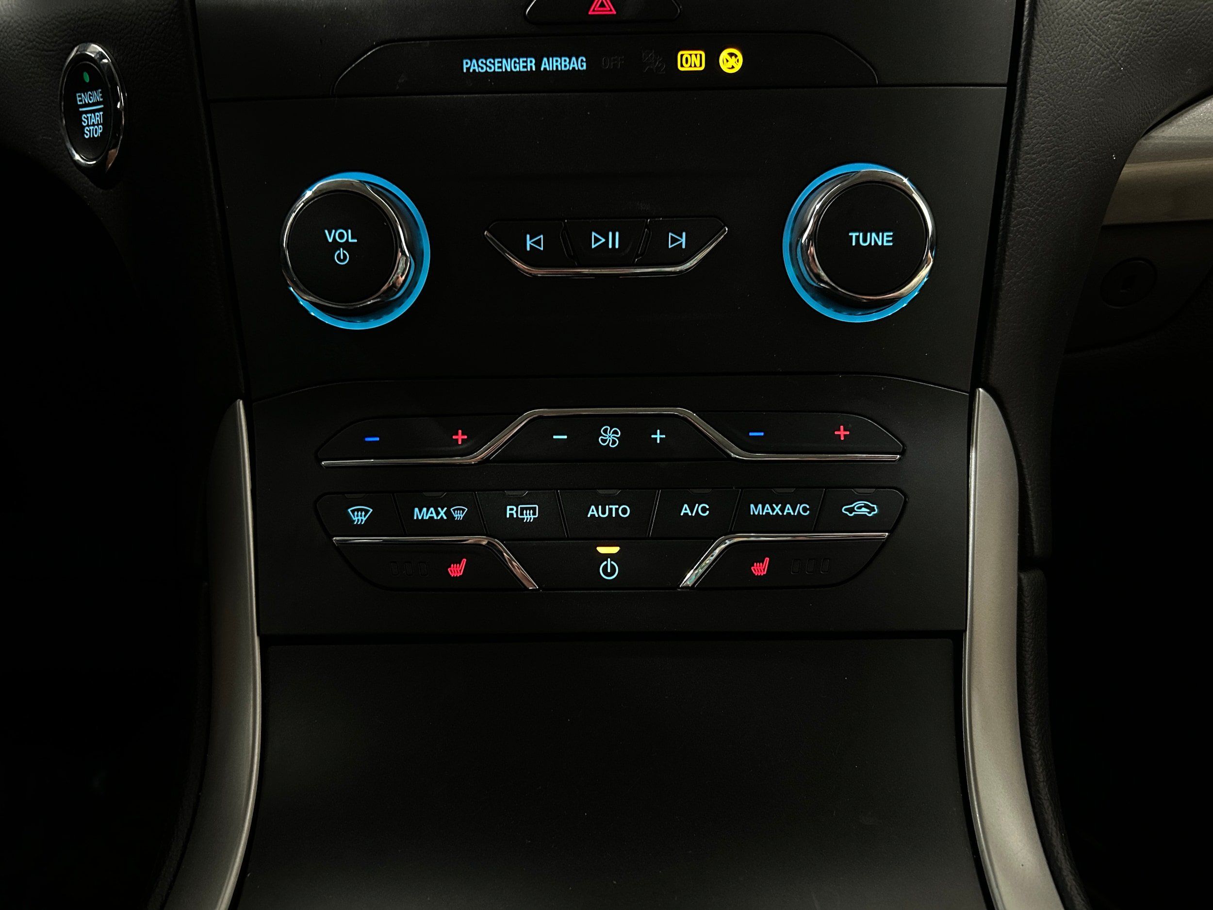 Used 2019 Ford Edge SEL w/ Equipment Group 201A AWD/4WD image 10