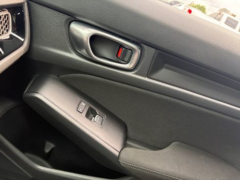 Used 2023 Honda Civic Sport image 32
