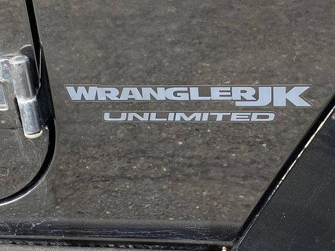Used 2018 Jeep Wrangler Unlimited Sport AWD/4WD image 10