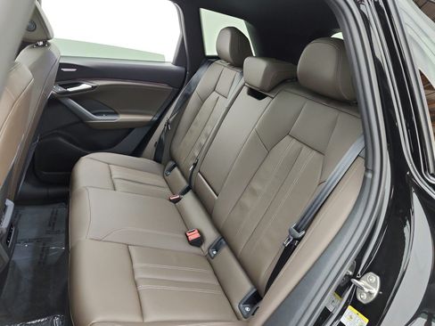 Used 2025 Audi Q6 e-tron Premium Plus w/ Premium Plus RWD image 17