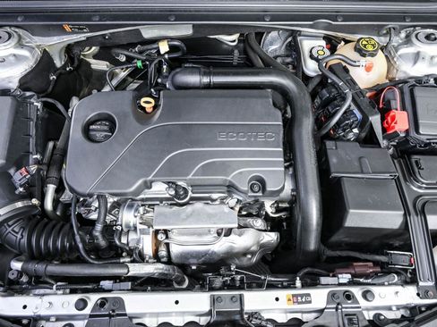 Used 2020 Chevrolet Malibu LT FWD image 31