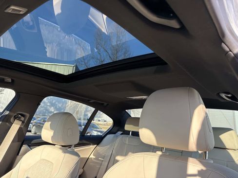 Used 2023 BMW 530i xDrive w/ Premium Package image 4