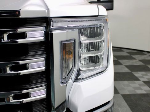 Used 2023 GMC Sierra 3500 SLE w/ SLE Convenience Package AWD/4WD image 3