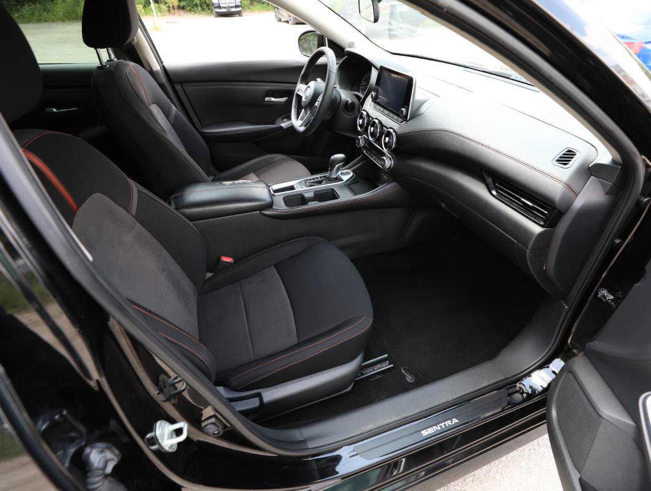 Used 2021 Nissan Sentra SR FWD image 12