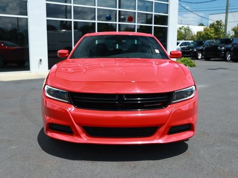 Used 2022 Dodge Charger SXT RWD image 2