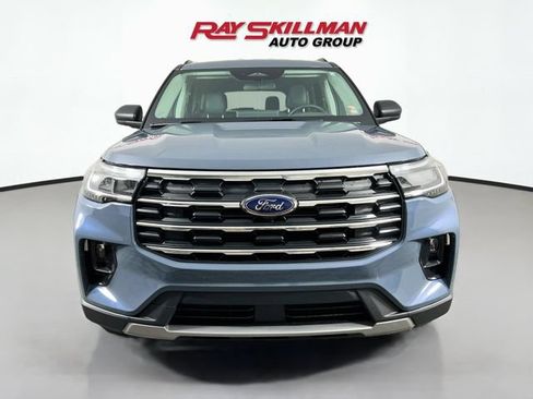 Used 2025 Ford Explorer Active w/ Active Comfort Package AWD/4WD image 2