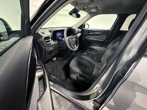 Used 2024 Chevrolet TrailBlazer LS w/ LS Convenience Package AWD/4WD image 17