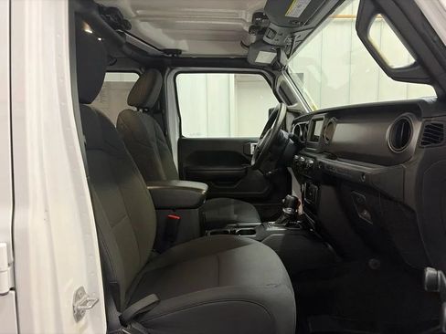 Used 2022 Jeep Wrangler Unlimited Sport AWD/4WD image 22