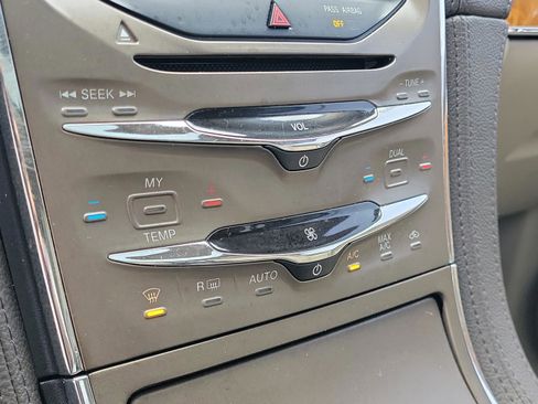 Used 2013 Lincoln MKX FWD image 32