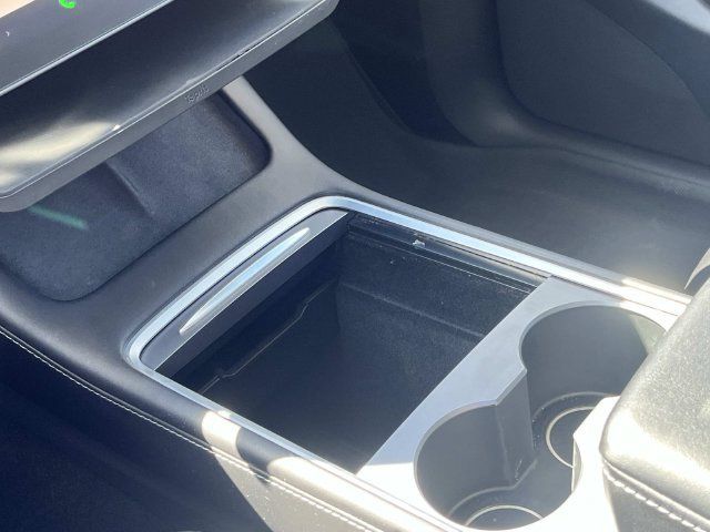 Used 2022 Tesla Model Y Performance AWD/4WD image 33