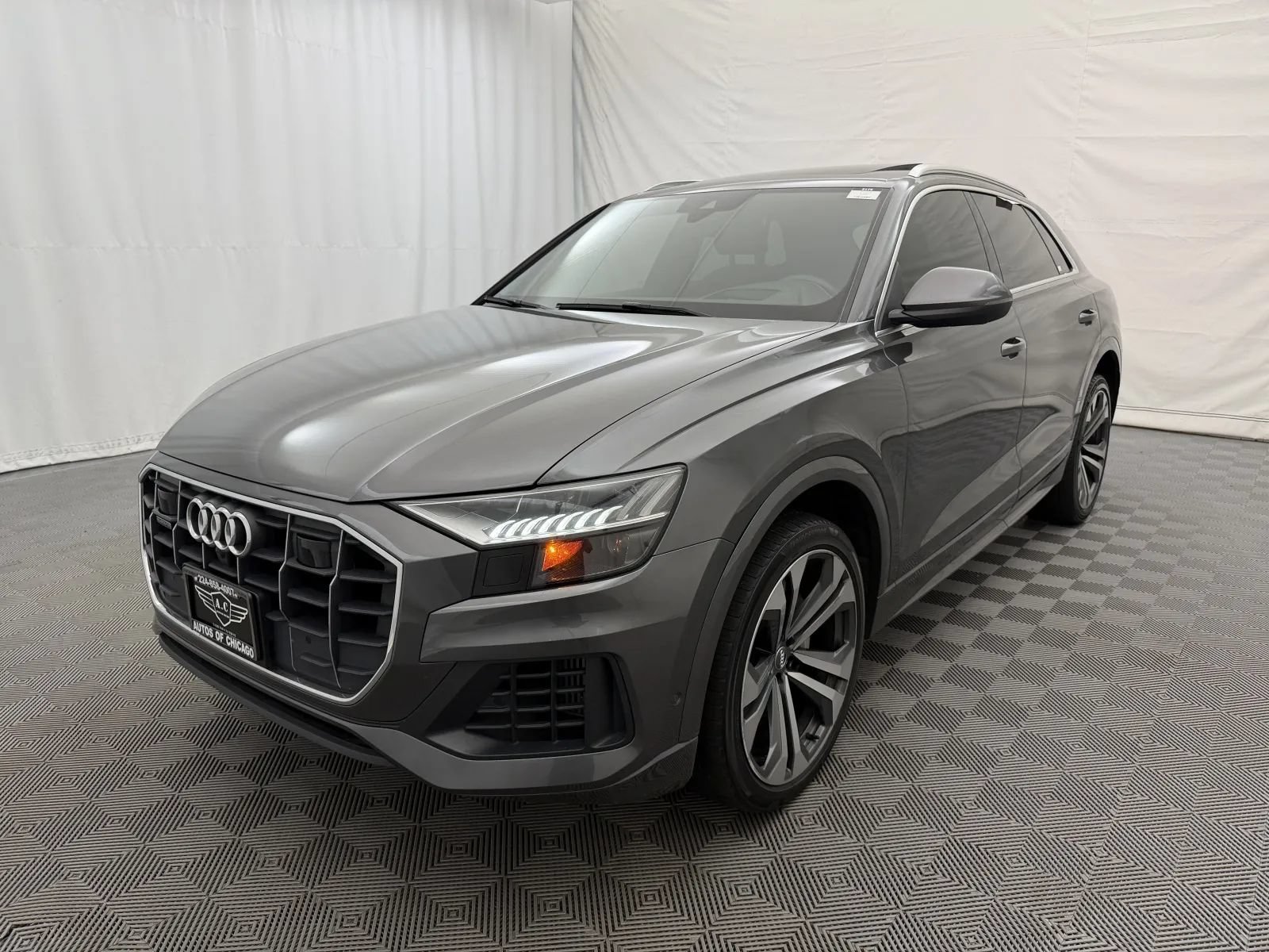 Used 2019 Audi Q8 Prestige AWD/4WD image 2