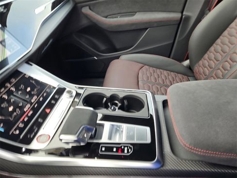 New 2025 Audi RS Q8 performance image 22