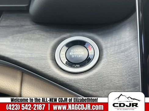 New 2025 Jeep Grand Cherokee L Limited w/ Luxury Tech Group II image 31