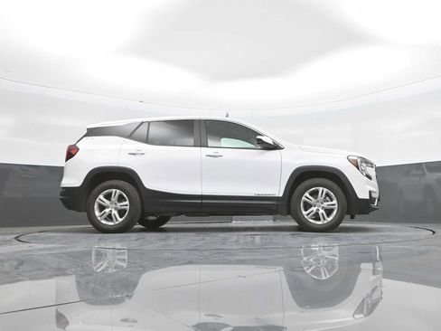 Used 2024 GMC Terrain SLE AWD/4WD image 37
