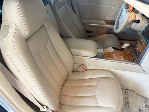 Used 2009 Cadillac XLR RWD image 21