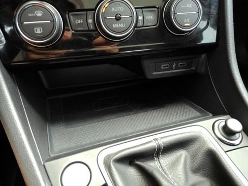 Used 2022 Volkswagen Jetta SEL FWD image 45