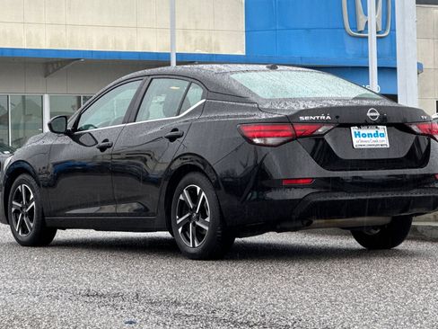 Used 2024 Nissan Sentra SV image 3
