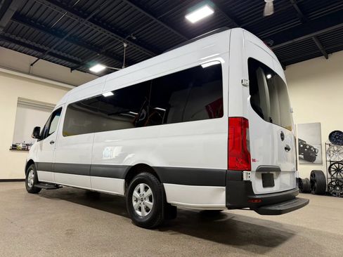 Used 2019 Mercedes-Benz Sprinter 2500 image 12