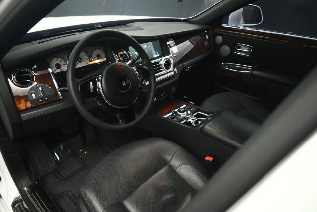 Used 2013 Rolls-Royce Ghost RWD image 45