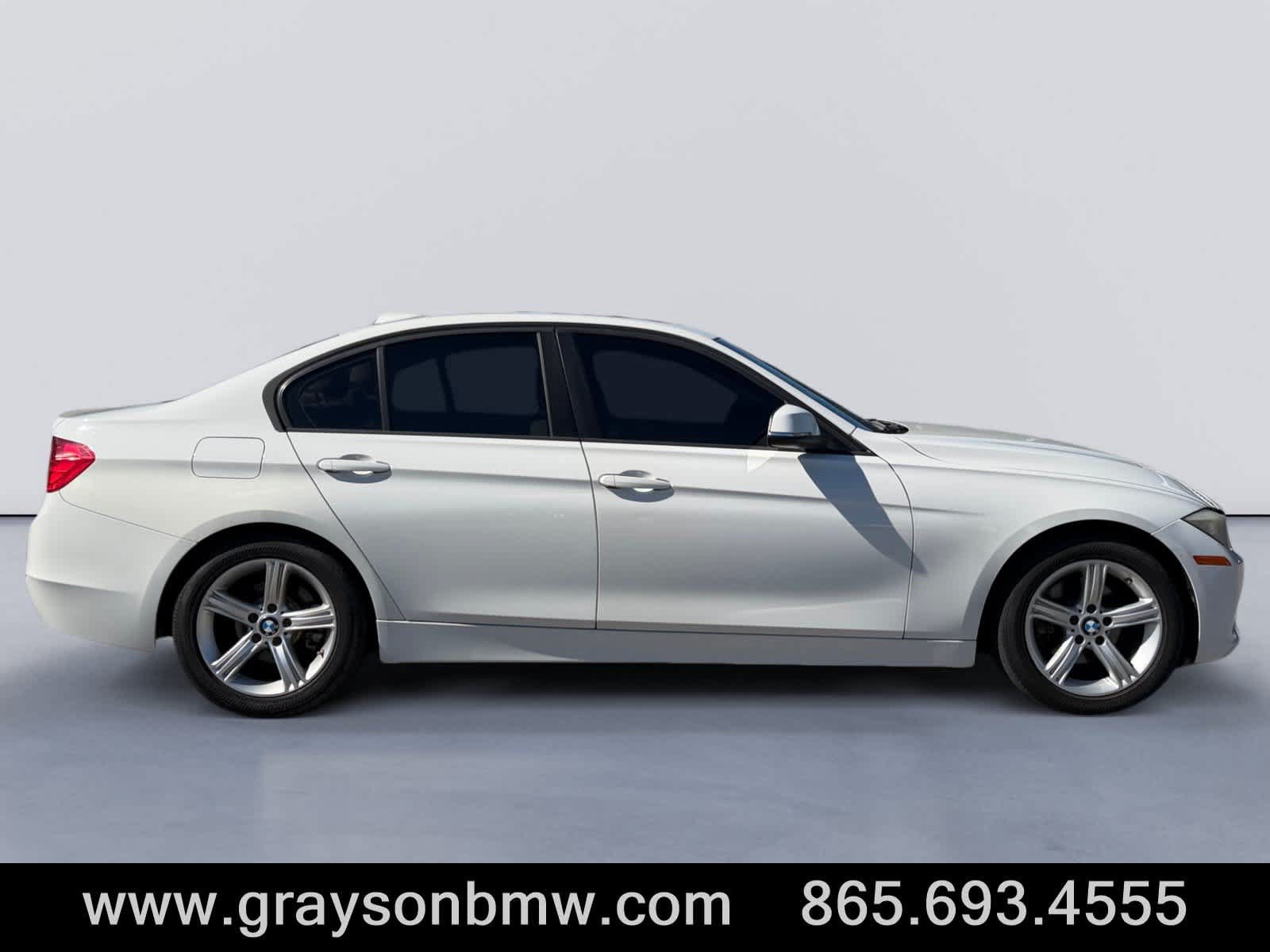 Used 2014 BMW 320i xDrive Sedan AWD/4WD image 2