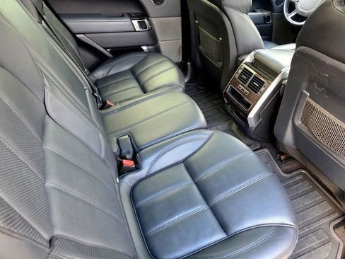 Used 2014 Land Rover Range Rover Sport HSE image 32