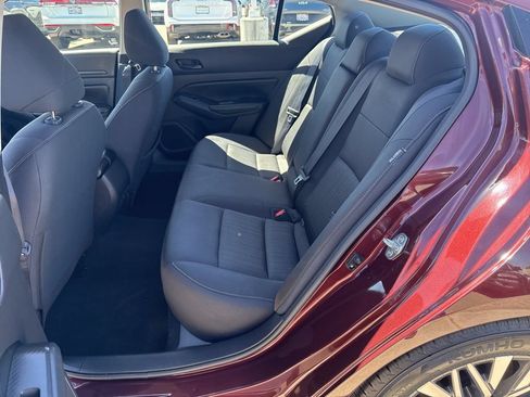 Used 2024 Nissan Altima 2.5 SV FWD image 21