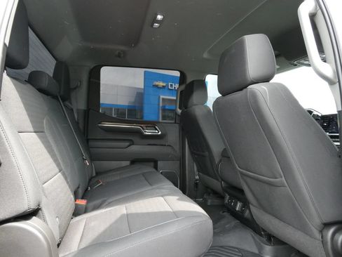 Used 2024 Chevrolet Silverado 1500 LT w/ Z71 Off-Road Package AWD/4WD image 18