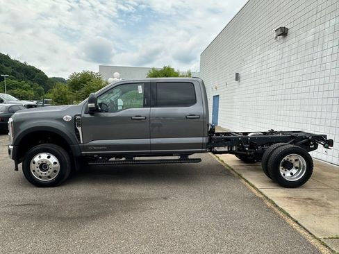 New 2026 Ford F550 4x4 Crew Cab Super Duty image 2