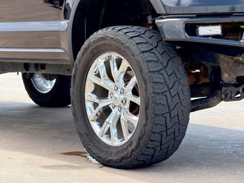Used 2017 Ford F150 XLT w/ Equipment Group 302A Luxury AWD/4WD image 5