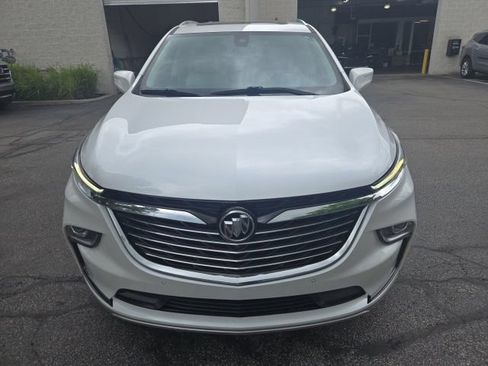 Used 2023 Buick Enclave Essence w/ Experience Buick Package FWD image 3