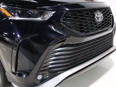 Used 2023 Toyota Highlander L image 25