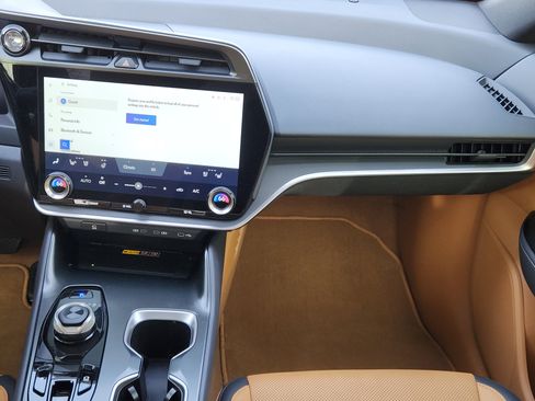 Used 2024 Lexus RZ 300e Premium image 34