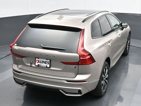 New 2025 Volvo XC60 B5 Core w/ Protection Package Premier image 30