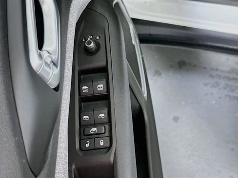 Used 2022 Jeep Compass Latitude w/ Sun and Sound Group AWD/4WD image 17