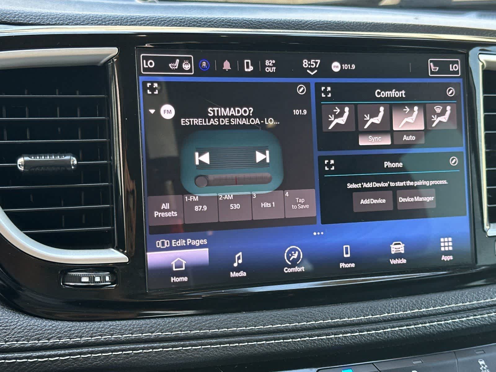 Used 2023 Chrysler Pacifica Touring-L FWD image 20