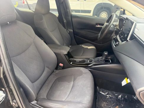 Used 2020 Toyota Corolla LE FWD image 16