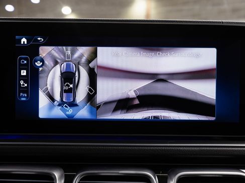 Used 2025 Mercedes-Benz GLS 580 4MATIC image 18