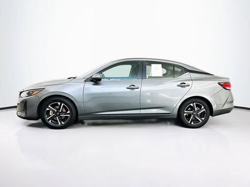 Used 2024 Nissan Sentra SV image 4