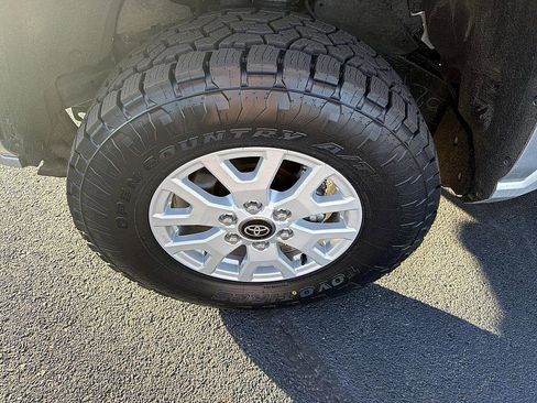 Used 2025 Toyota Tacoma SR5 image 8